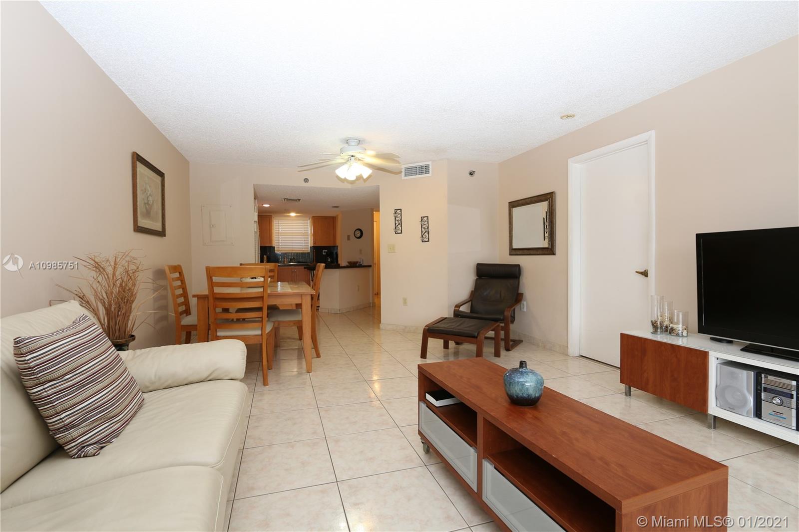 Sunny Isles Beach, FL 33160,17801 N Bay Rd #512