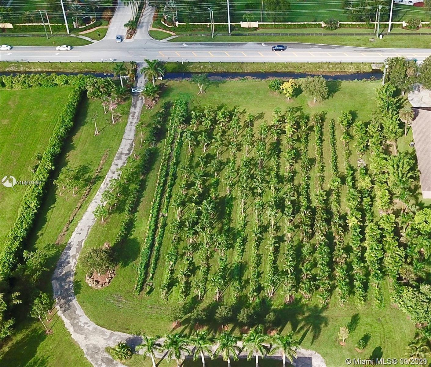 Davie, FL 33325,2414 SW 130th Ave