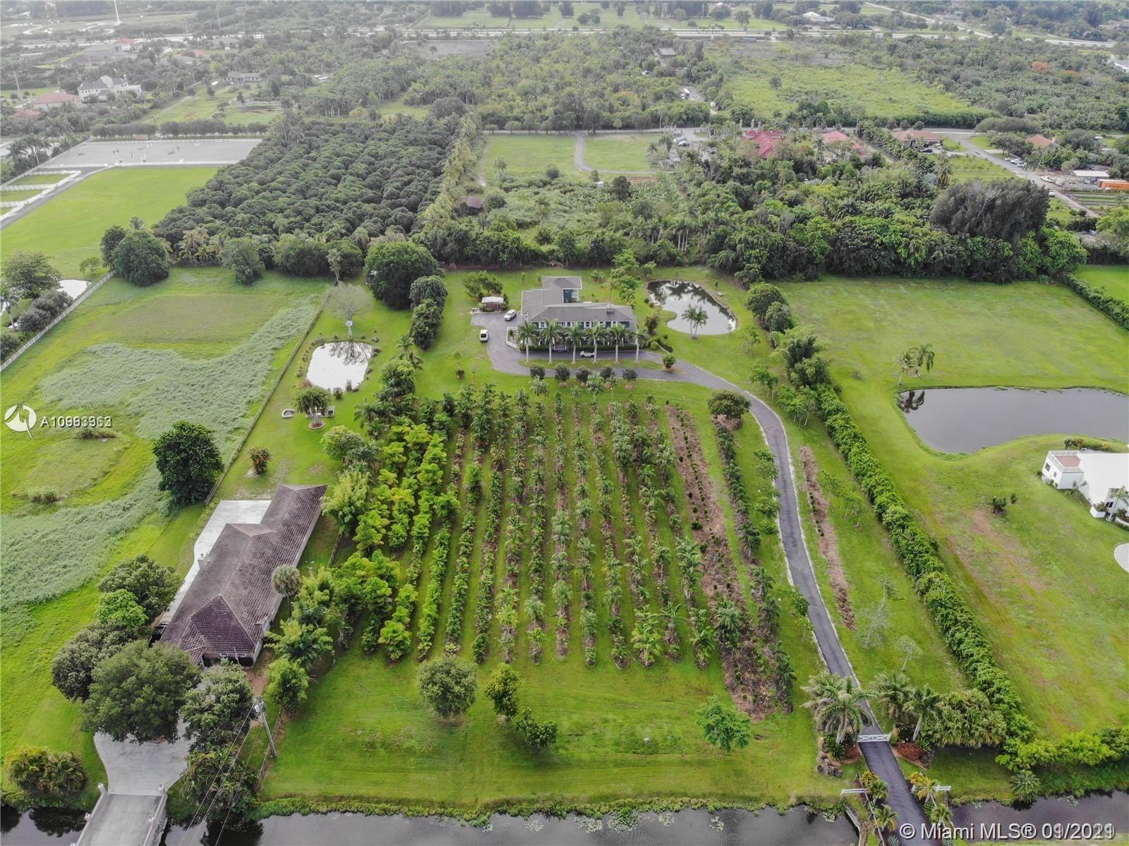 Davie, FL 33325,2414 SW 130th Ave