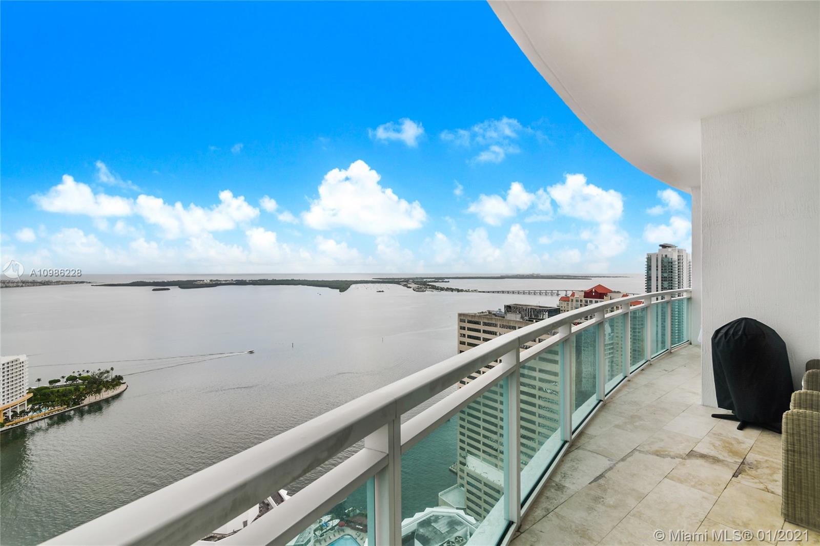 Miami, FL 33131,950 Brickell Bay Dr #4310