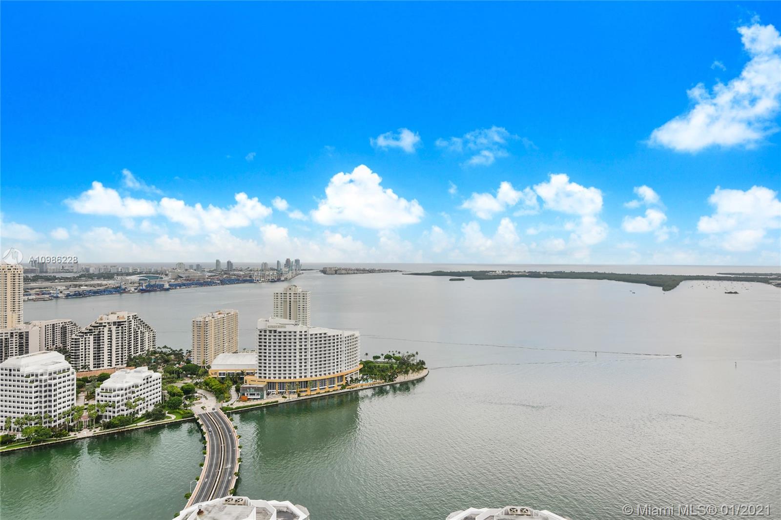 Miami, FL 33131,950 Brickell Bay Dr #4310