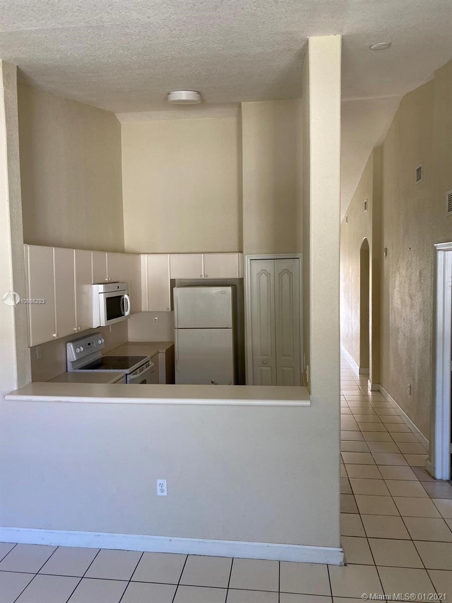 Homestead, FL 33035,1661 SE 28th St #208