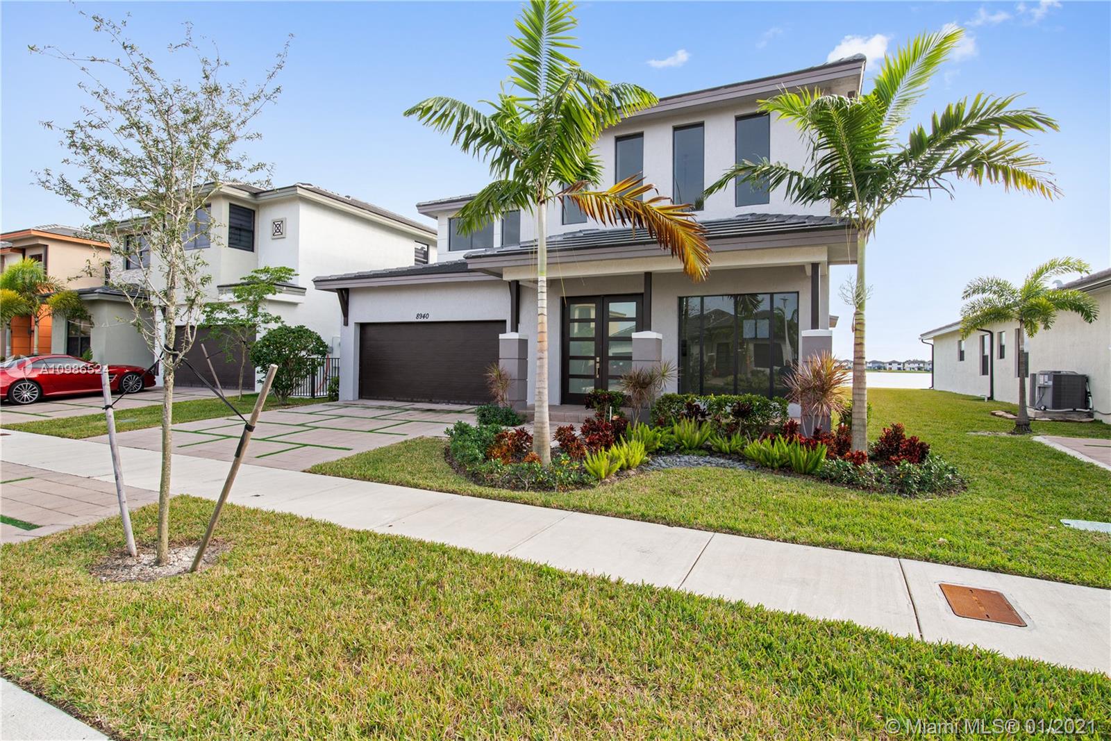 8940 NW 160th Ter, Miami Lakes, FL 33018