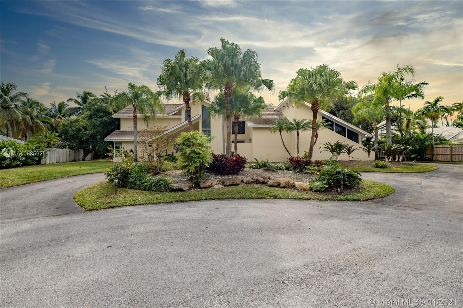 7390 SW 154th Ter, Palmetto Bay, FL 33157