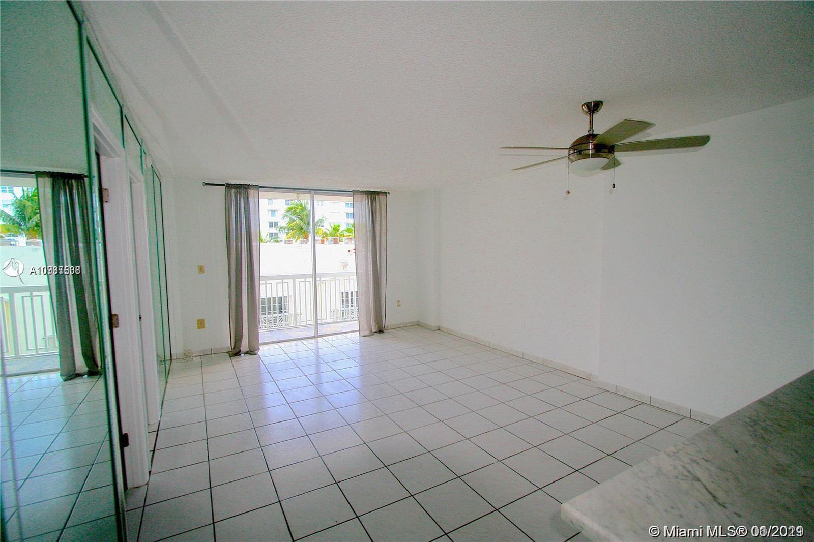 Miami Beach, FL 33139,401 Ocean Dr #525