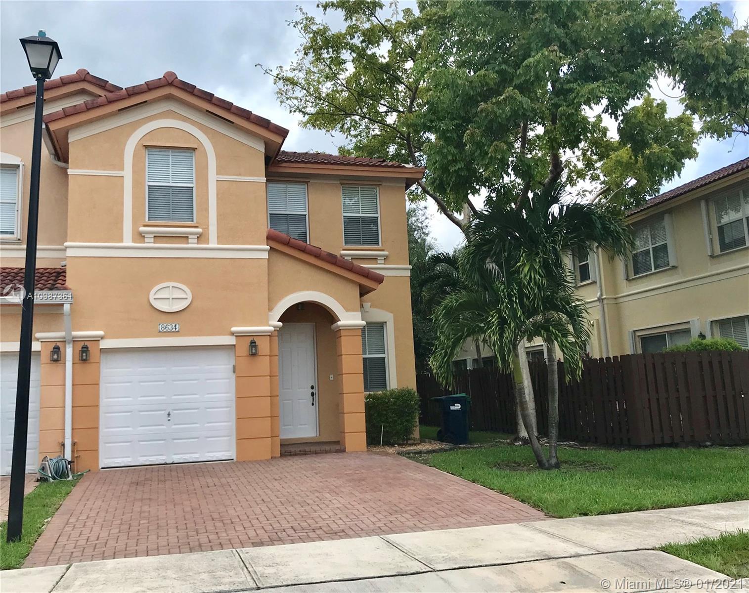 8634 NW 112th Pl, Doral, FL 33178