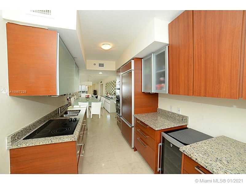 Hallandale Beach, FL 33009,1800 S Ocean Dr #607