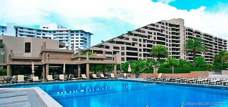 181 Crandon Blvd #207, Key Biscayne, FL 33149