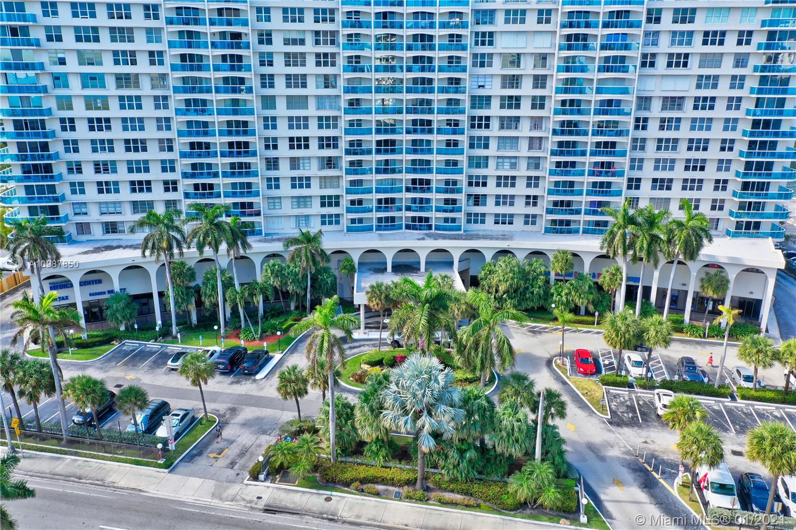 3800 S Ocean Dr #902, Hollywood, FL 33019