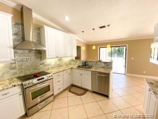 100 NW 83rd Way, Coral Springs, FL 33071