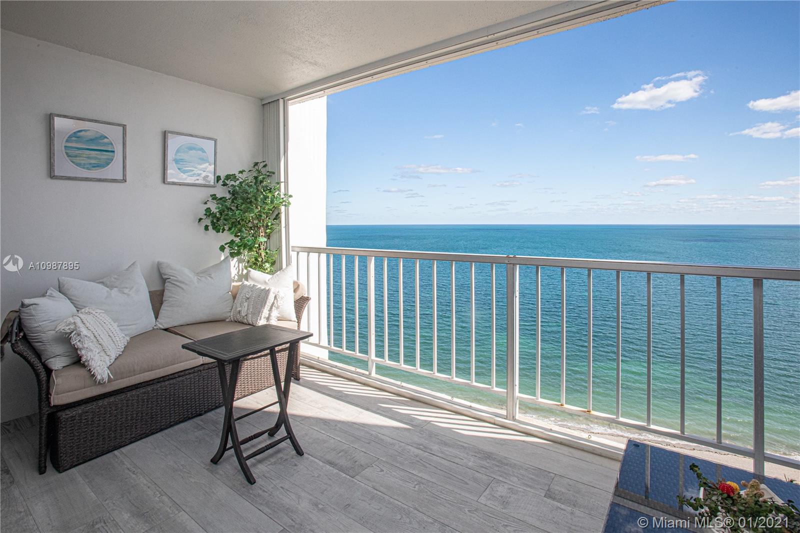 Key Biscayne, FL 33149,881 Ocean Dr #22B