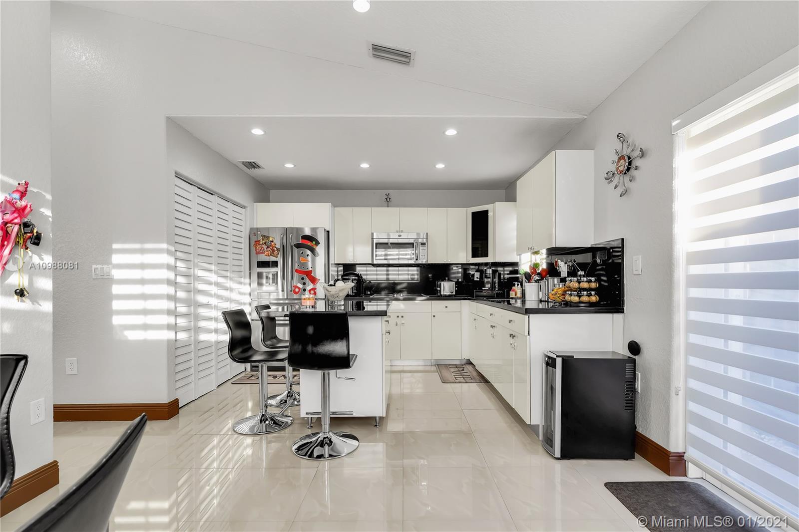 7591 W 30th Ln, Hialeah, FL 33018