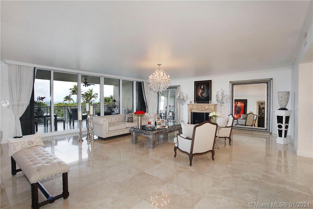 Key Biscayne, FL 33149,430 GRAND BAY DRIVE #202