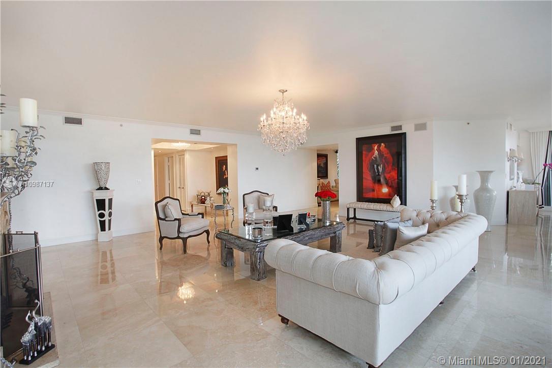 Key Biscayne, FL 33149,430 GRAND BAY DRIVE #202