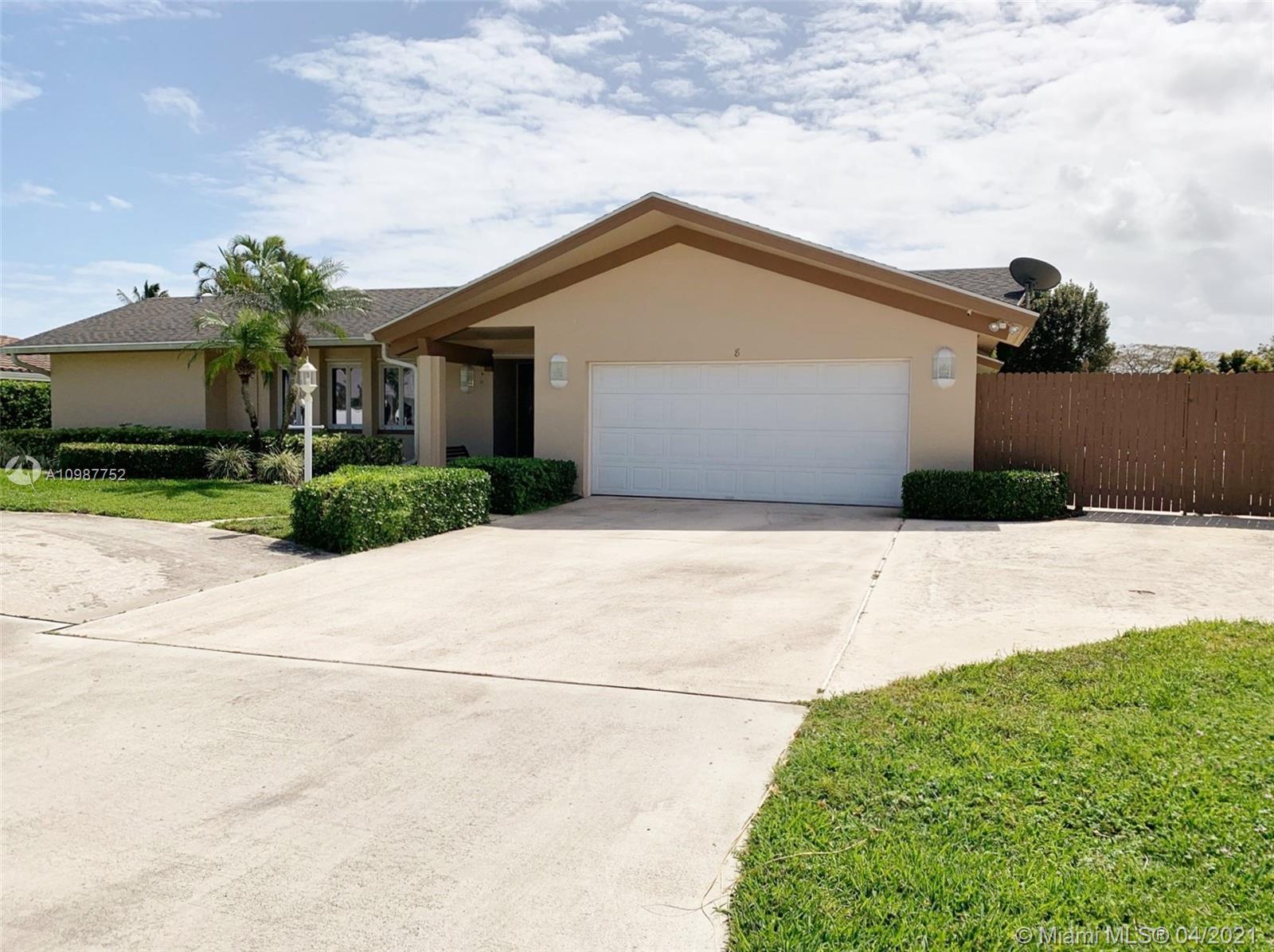 Tequesta, FL 33469,8 Leeward Cir