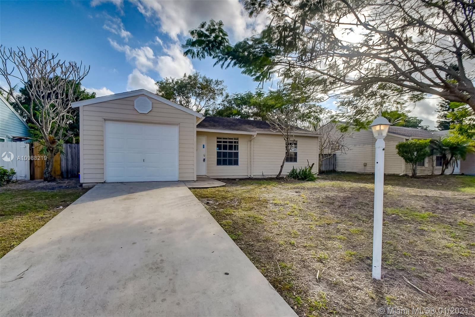 Lake Worth, FL 33467,5178 S Canal Cir S