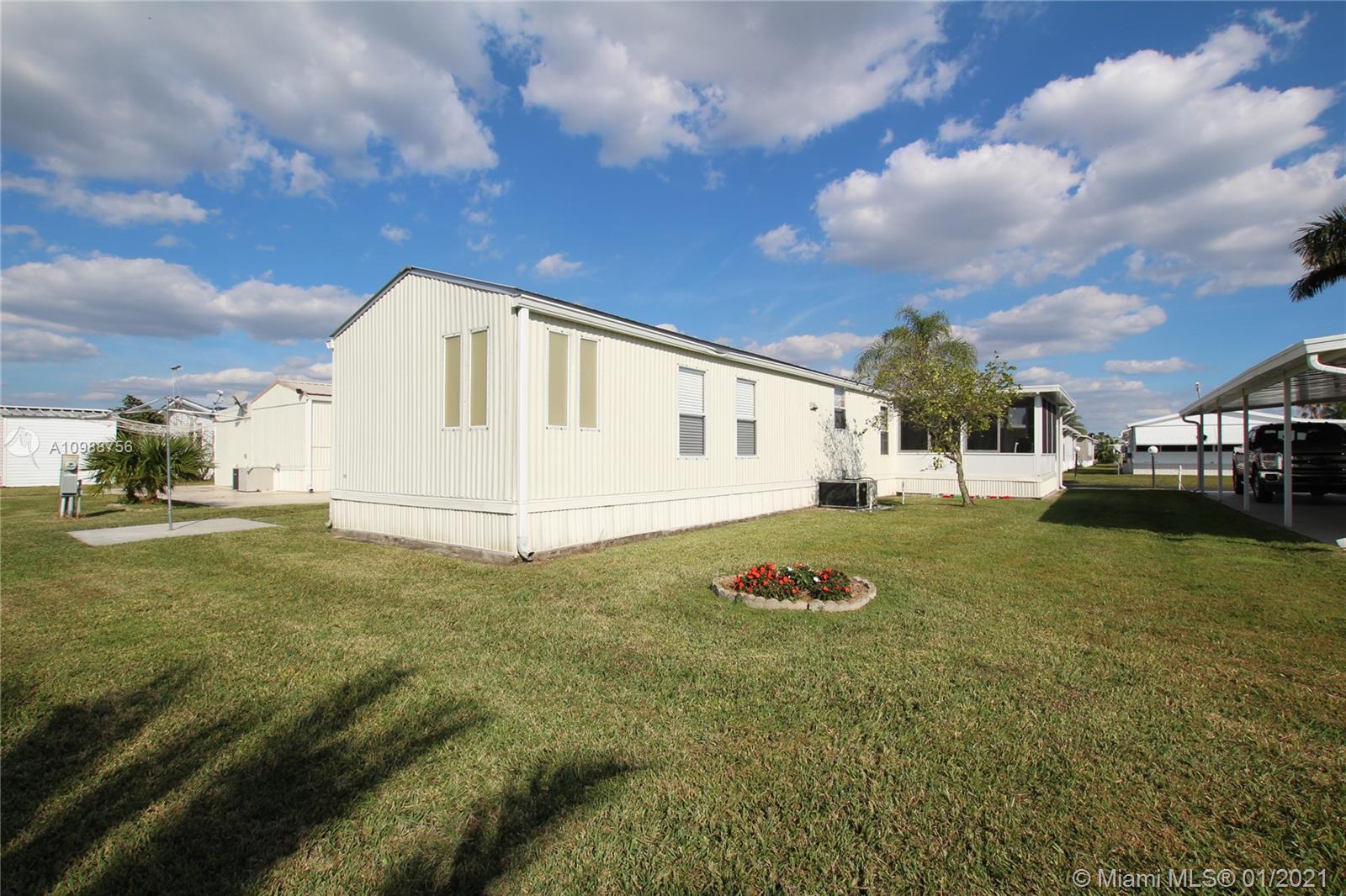 Okeechobee, FL 34974,1601 SE Hwy 441 #58