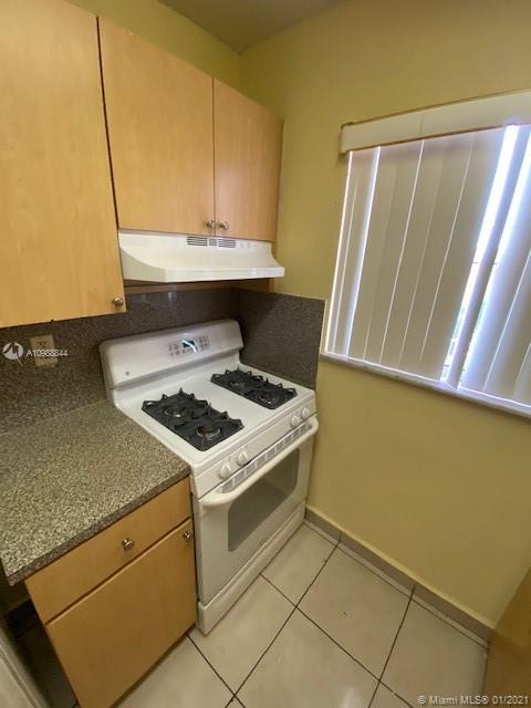 Hialeah, FL 33012,1655 W 44th Pl #541