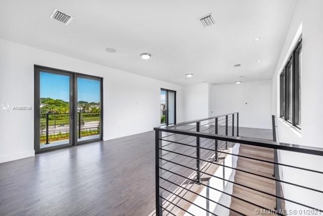 Photo 29 of 16550 Sunset Way in Weston - MLS A10988746