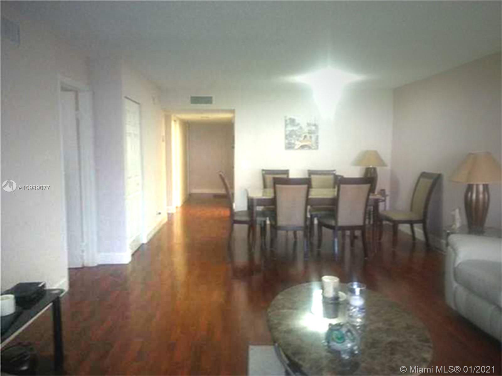 Weston, FL 33326,369 Lakeview Dr #105