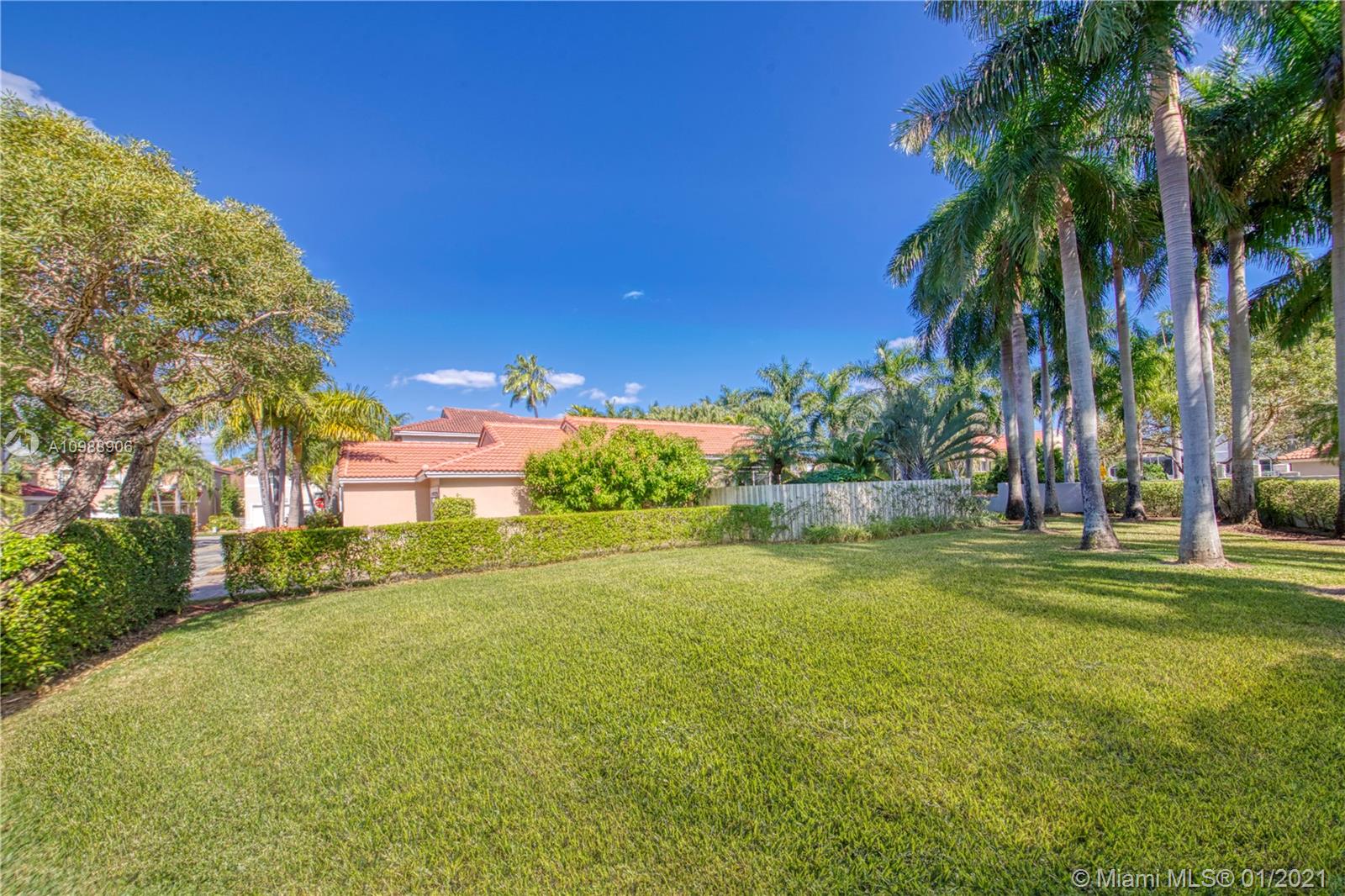 Hollywood, FL 33019,925 Scarlet Oak Ter