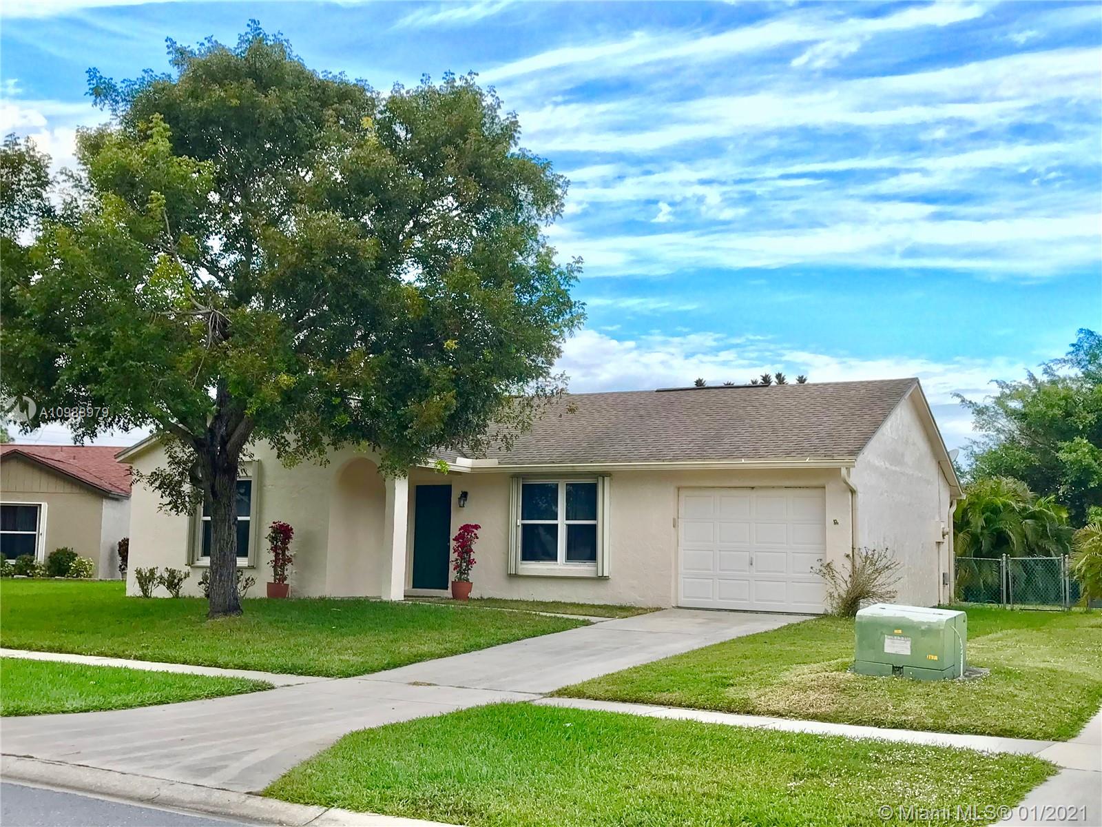 Jupiter, FL 33458,105 Lakeside Cir