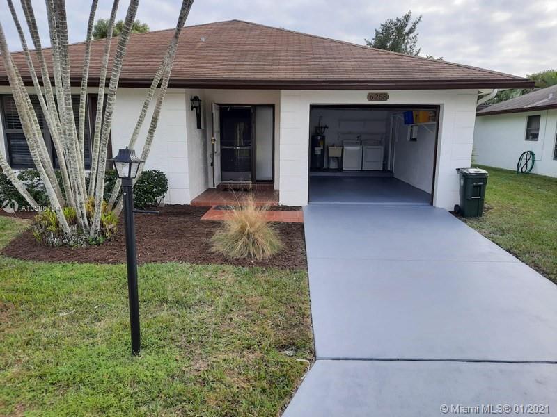 6258 Blue Baneberry Ln, Green Acres, FL 33463