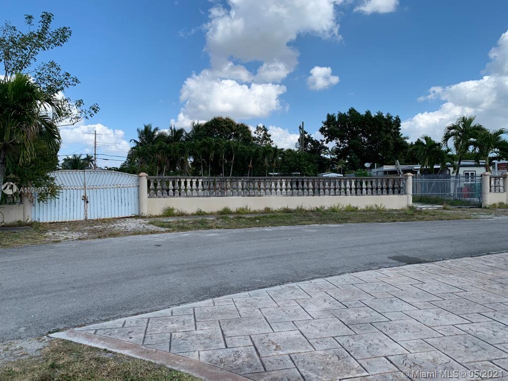 Miami, FL 33165,9965 SW 50th St