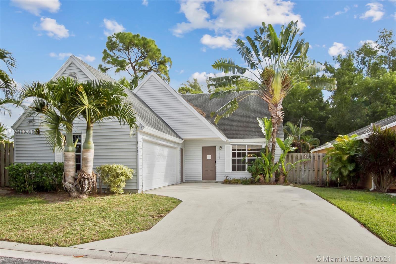 Atlantis, FL 33462,6008 Lace Wood Cir