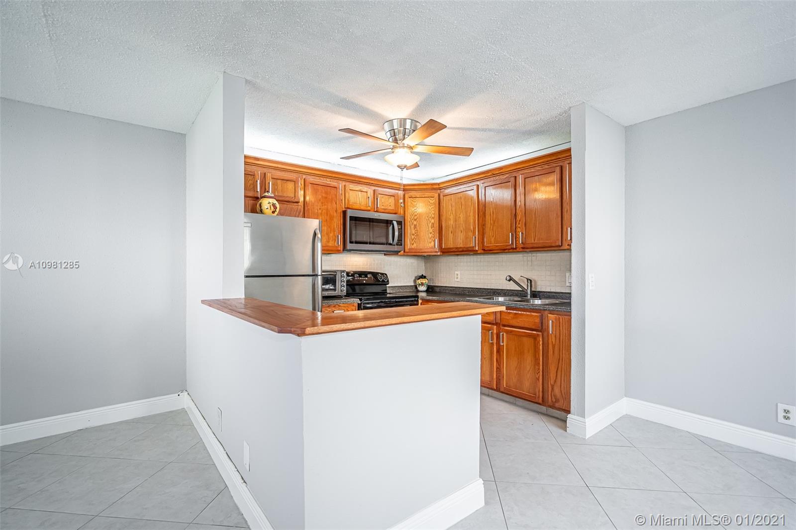 690 Saxony O #690, Delray Beach, FL 33446