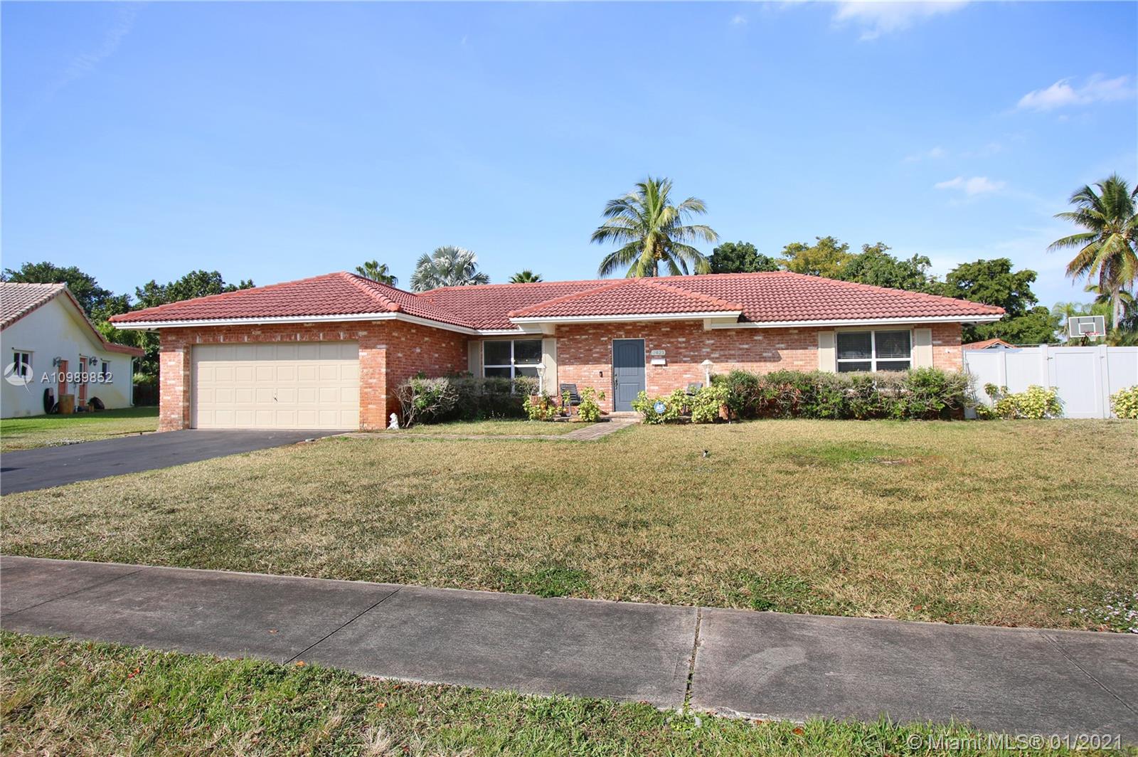 7421 SW 6th St, Plantation, FL 33317