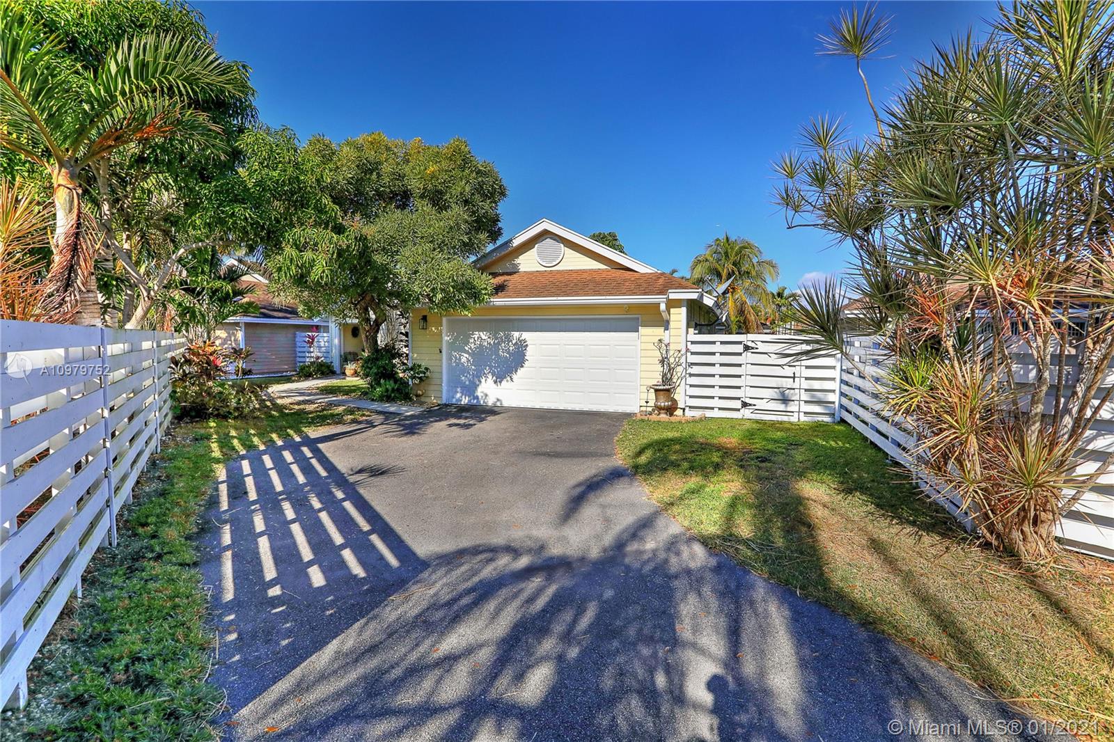 10016 SW 139th Pl, Miami, FL 33186