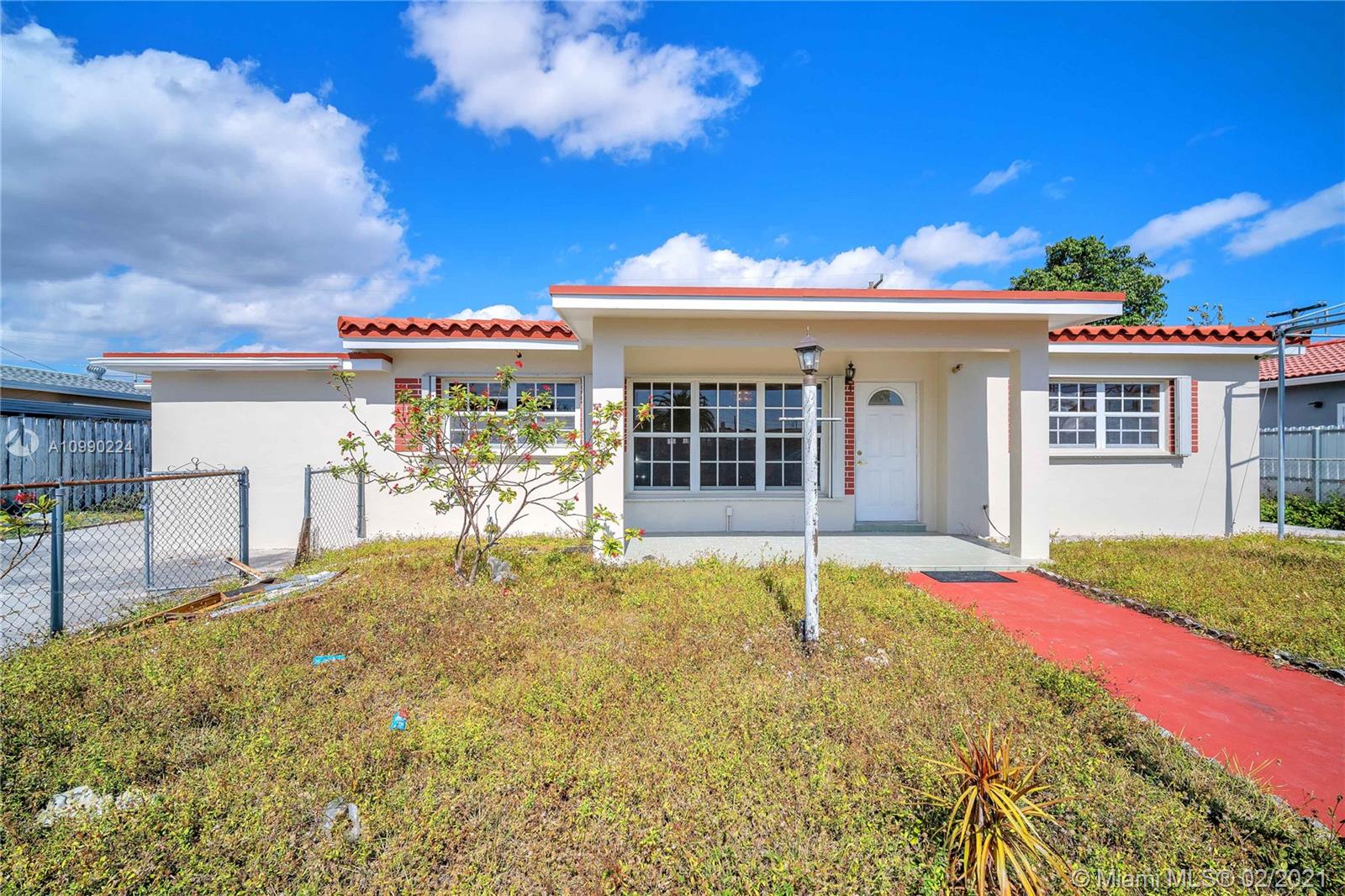 521 W 37th Pl, Hialeah, FL 33012