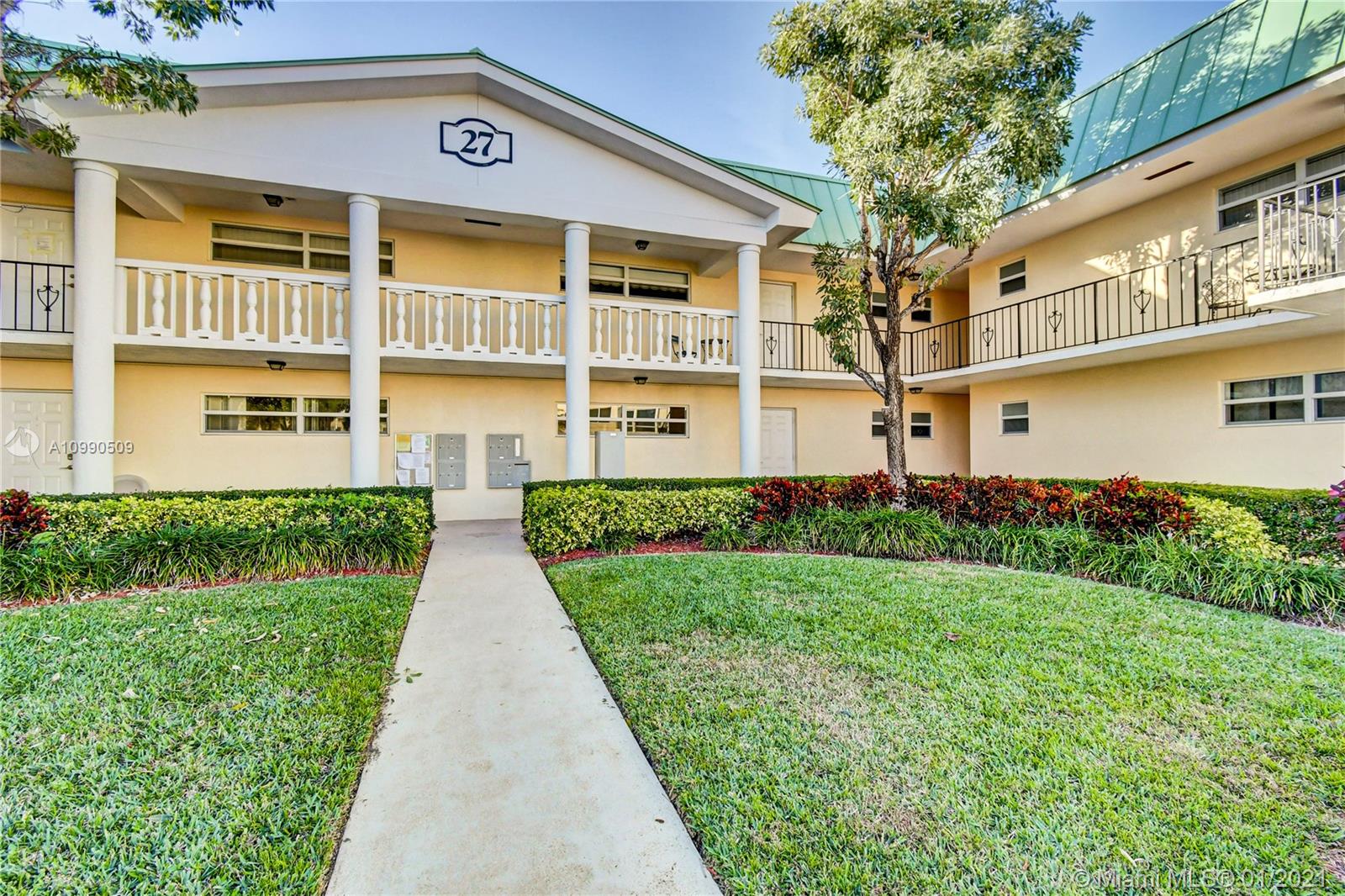 27 Colonial Club Dr #103,  Boynton Beach,  FL 33435