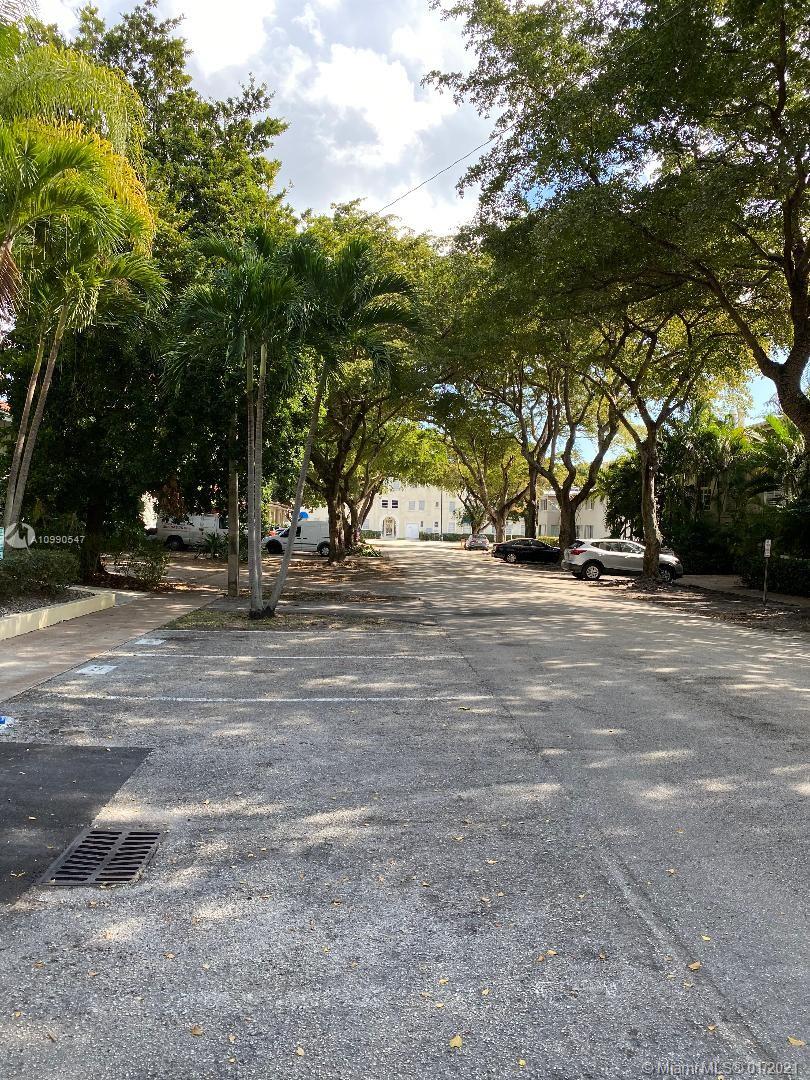 427 Santander Ave #303, Coral Gables, FL 33134