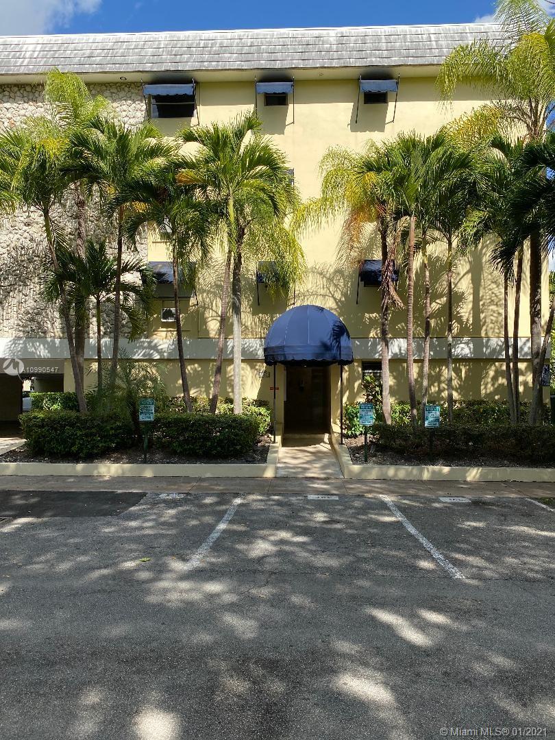 Coral Gables, FL 33134,427 Santander Ave #303