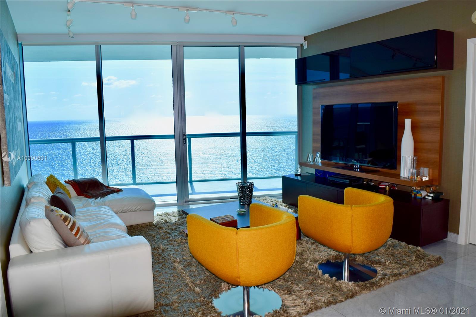 Sunny Isles Beach, FL 33160,17001 Collins Ave #2307