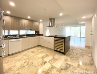 Miami Beach, FL 33141,7824 Collins Ave #401