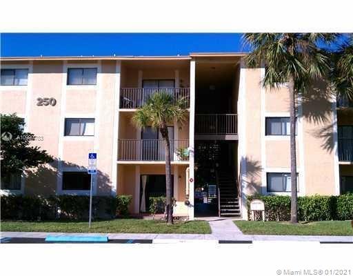 450 W Palm Cir W #303, Pembroke Pines, FL 33025