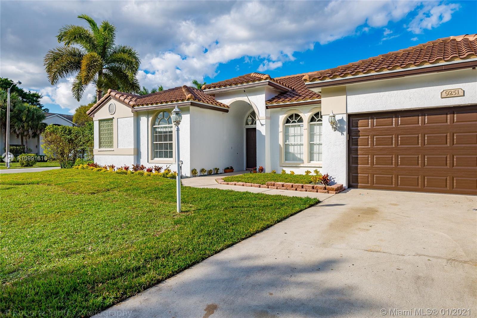 9251 NW 42nd Ct, Coral Springs, FL 33065