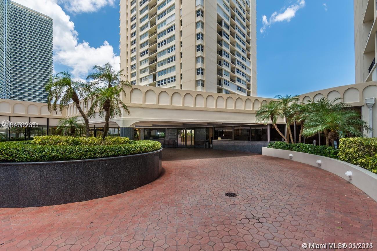 Hallandale Beach, FL 33009,1904 S Ocean Dr #1002