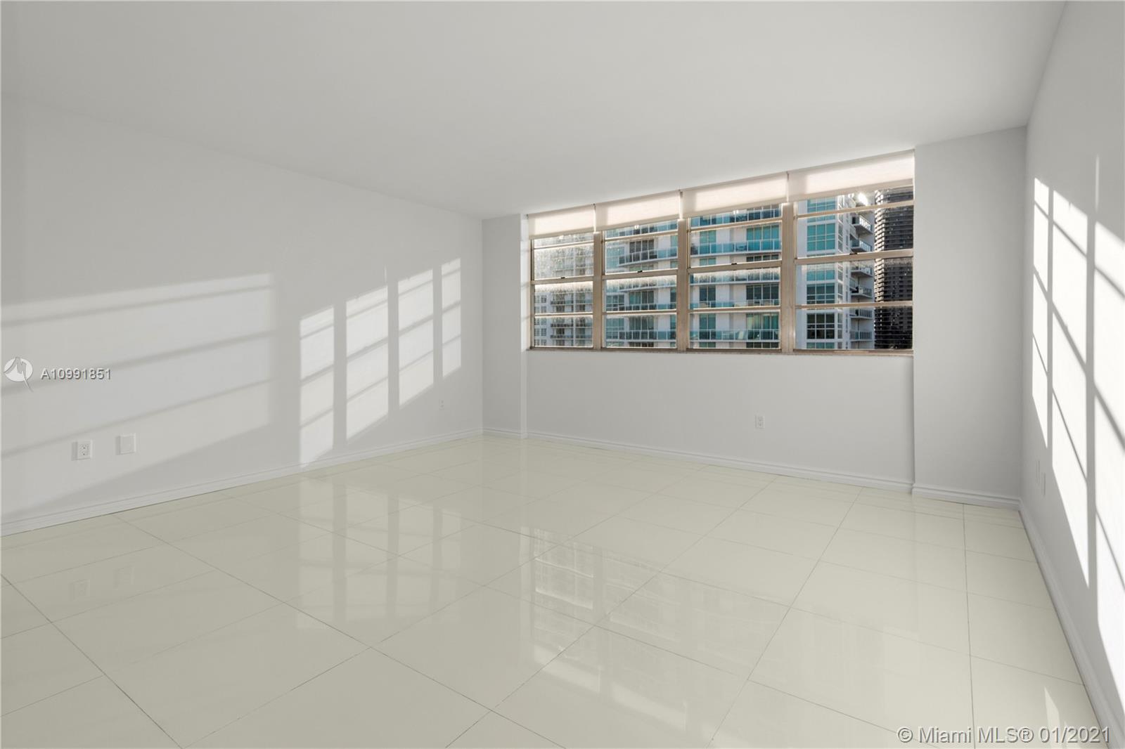 Miami, FL 33131,825 Brickell Bay Dr #2048