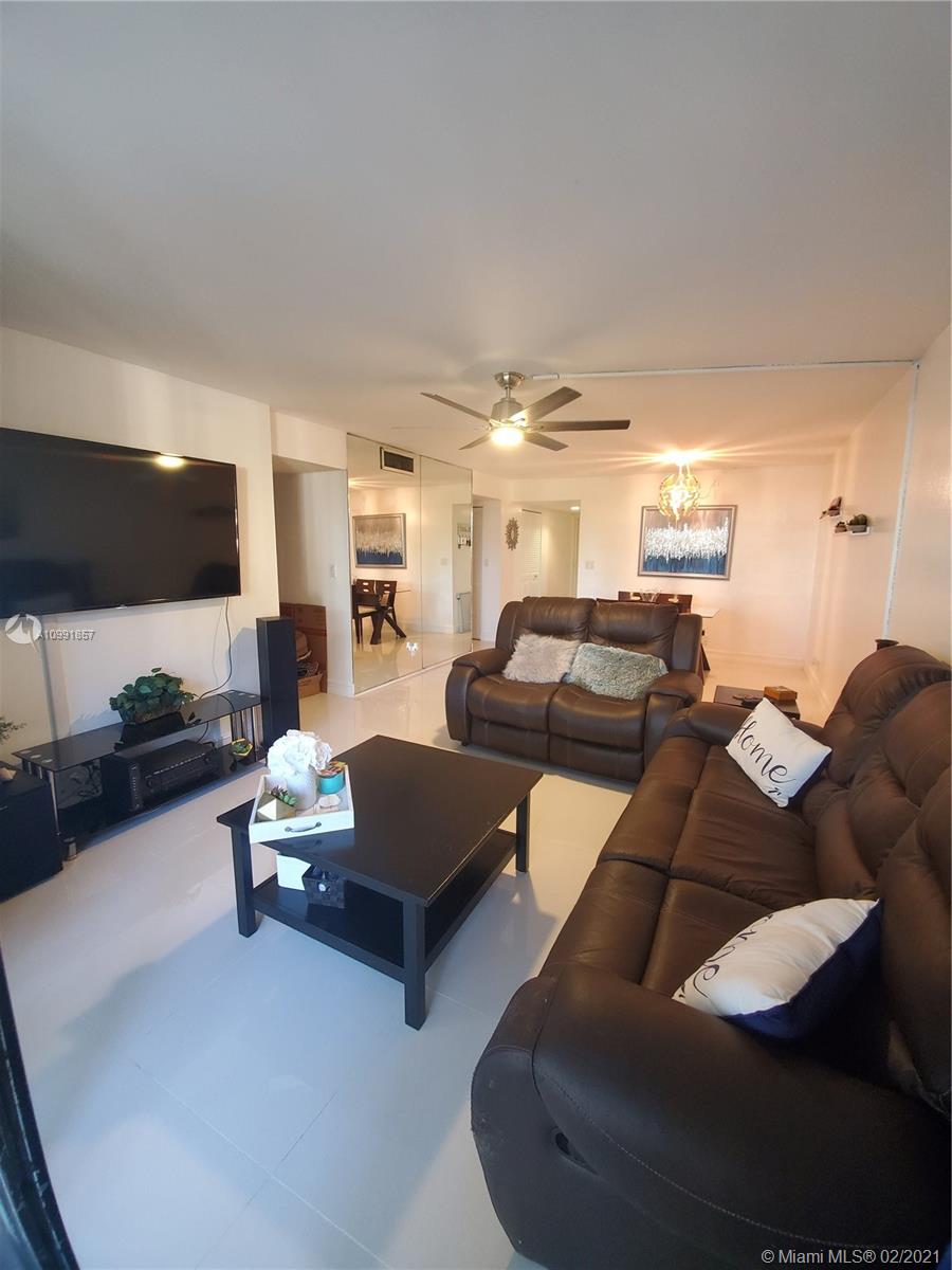 Tamarac, FL 33319,6190 Woodlands Blvd #315