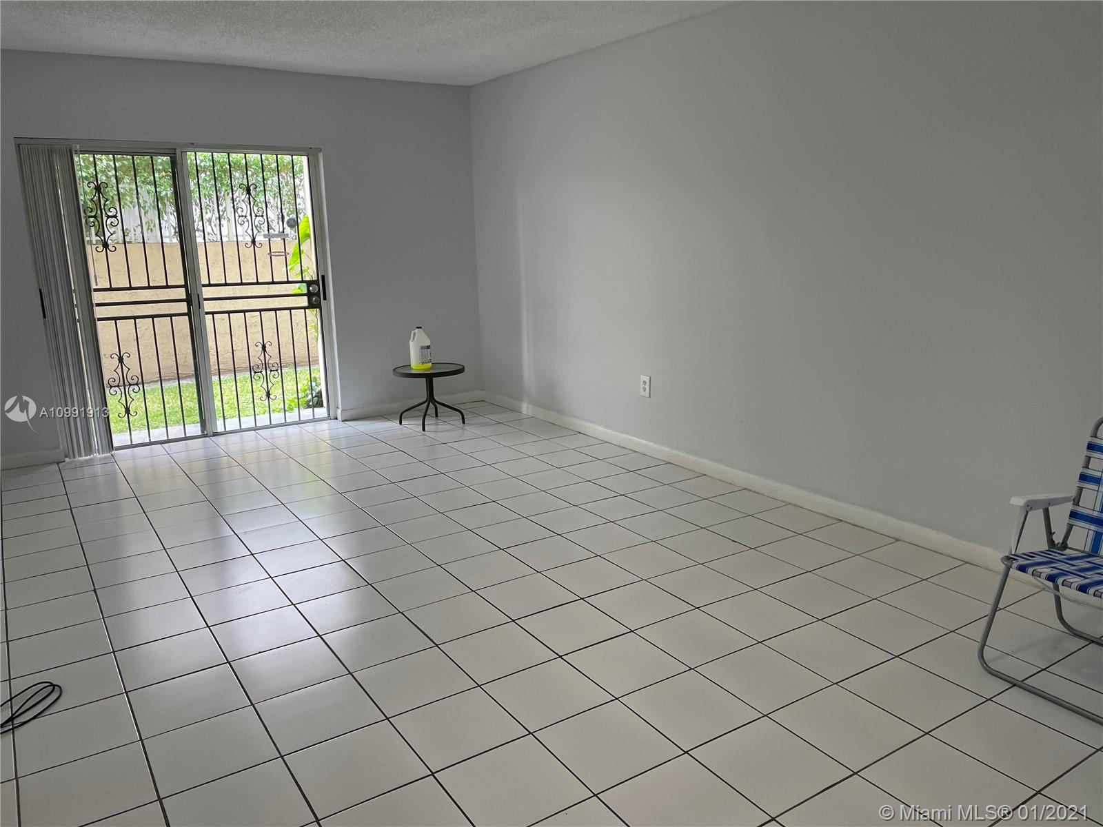 Hialeah, FL 33016,2650 W 76th St #102