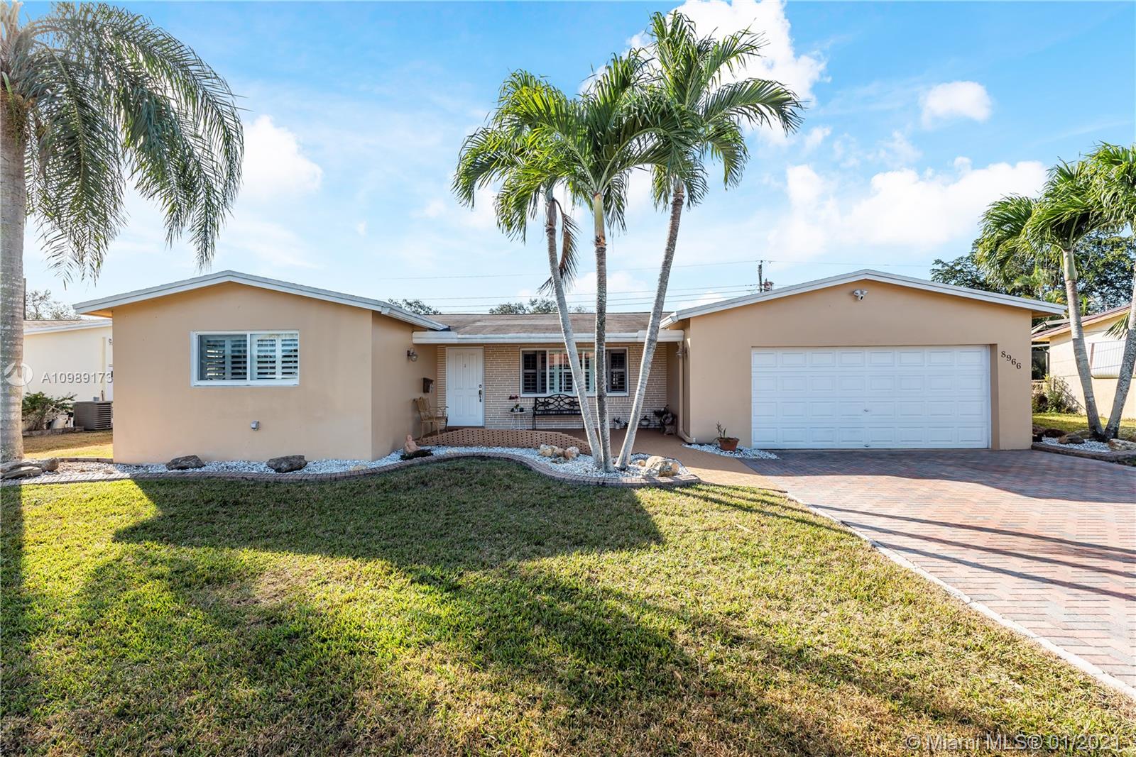 8966 SW 52nd Pl, Cooper City, FL 33328