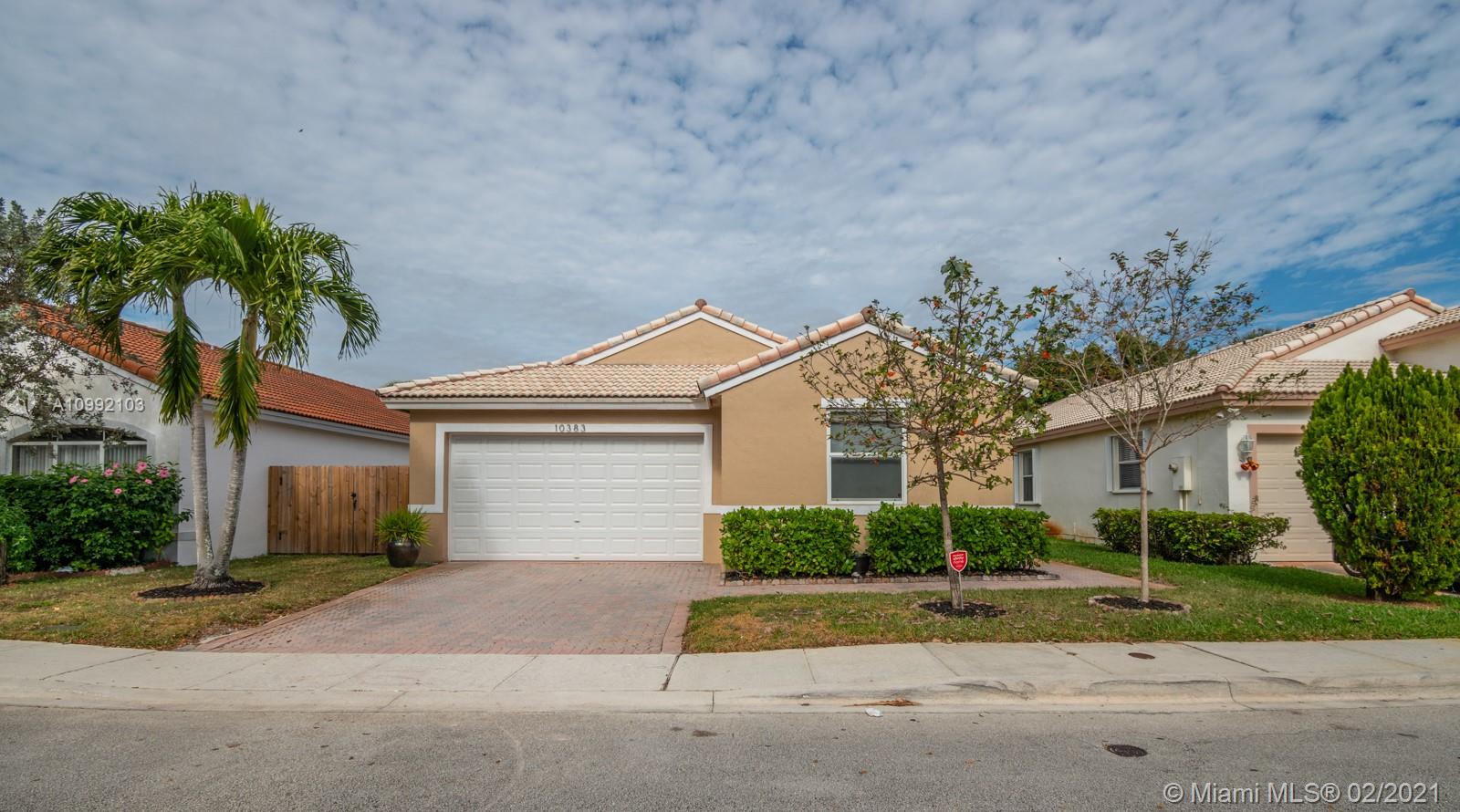 10383 SW 16th St, Pembroke Pines, FL 33025