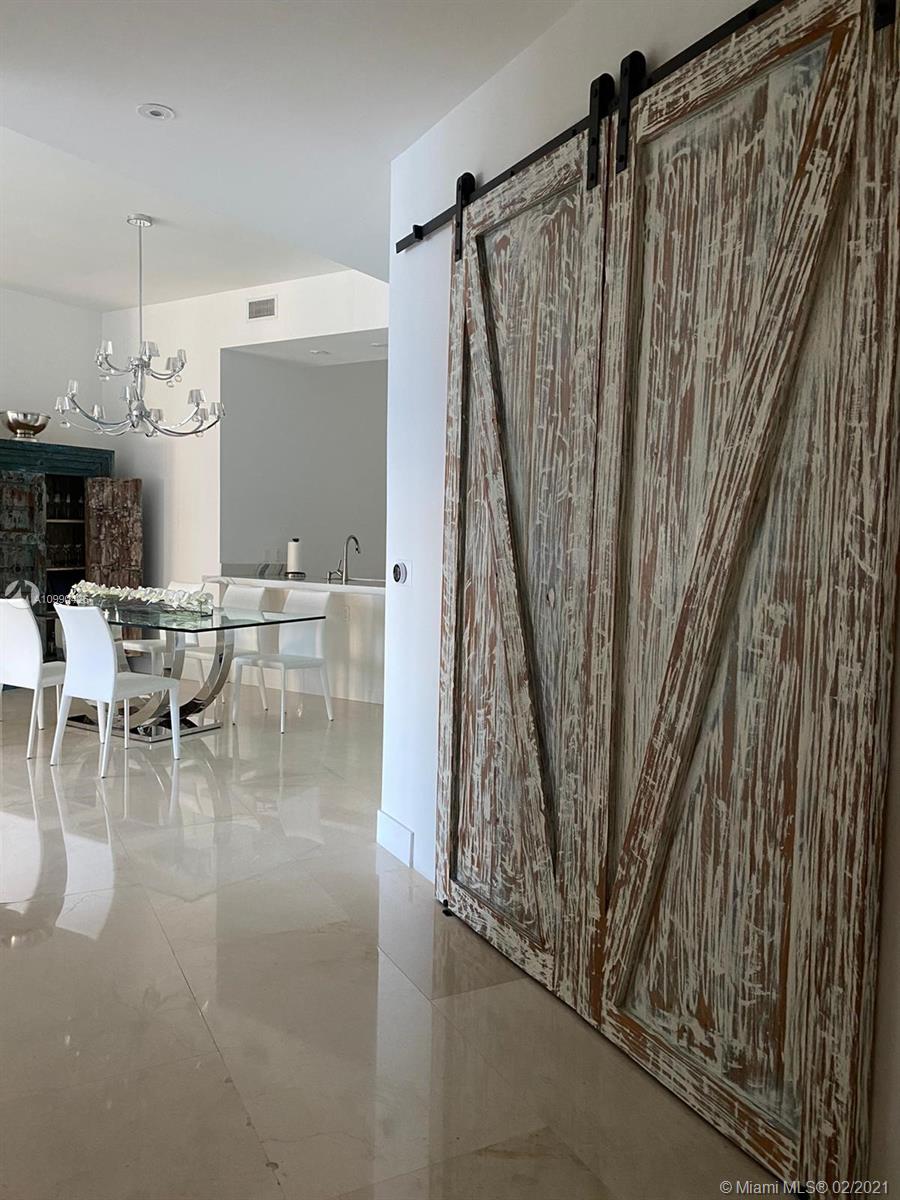 Sunny Isles Beach, FL 33160,15901 Collins Ave #3203