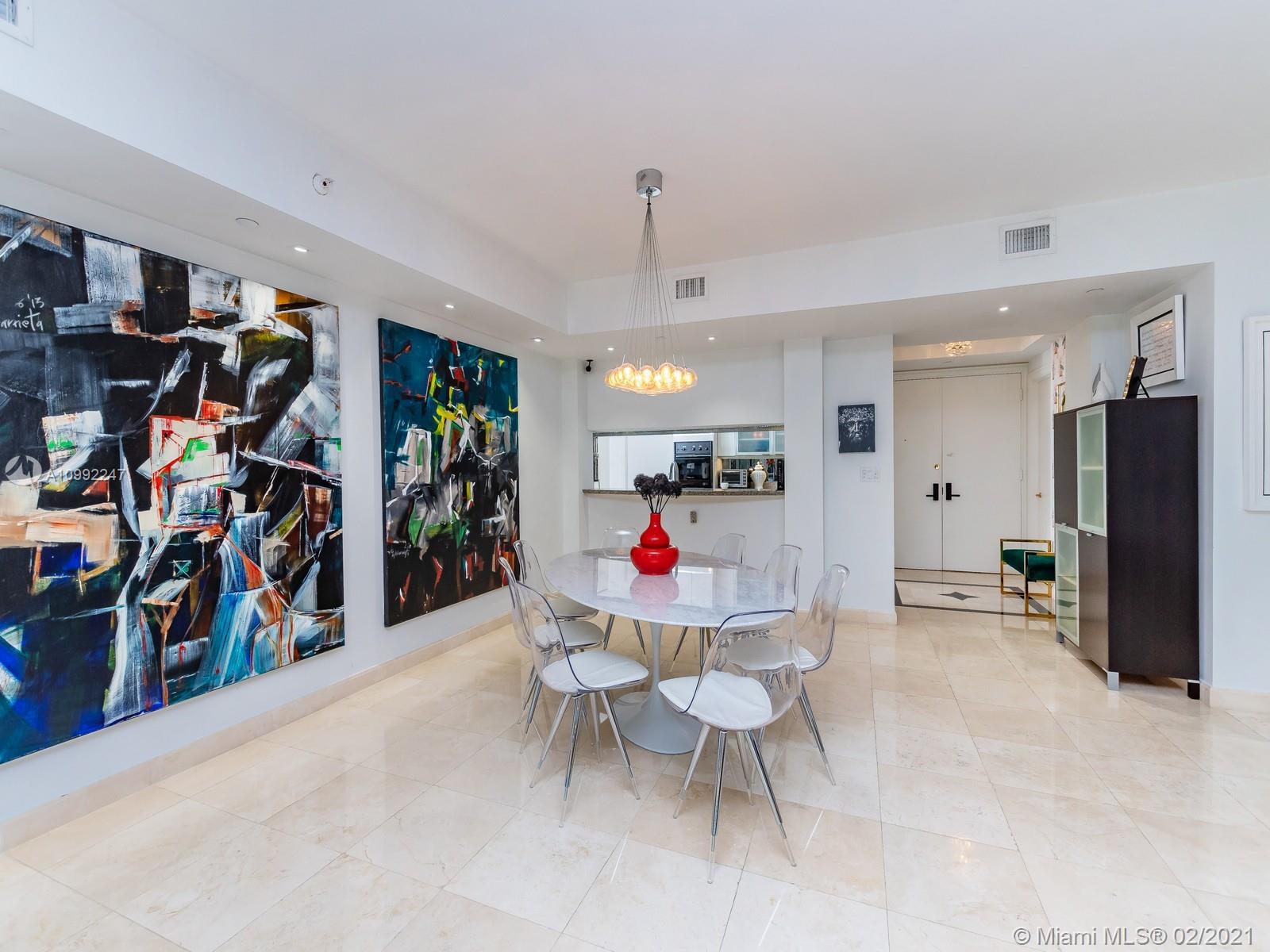 Key Biscayne, FL 33149,445 Grand Bay Dr #418