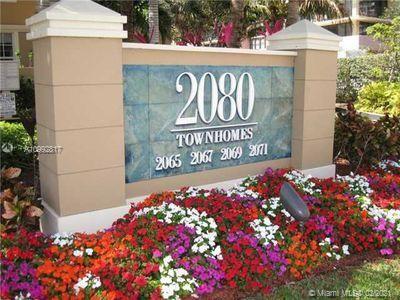 2069 S Ocean Dr #TH10, Hallandale Beach, FL 33009