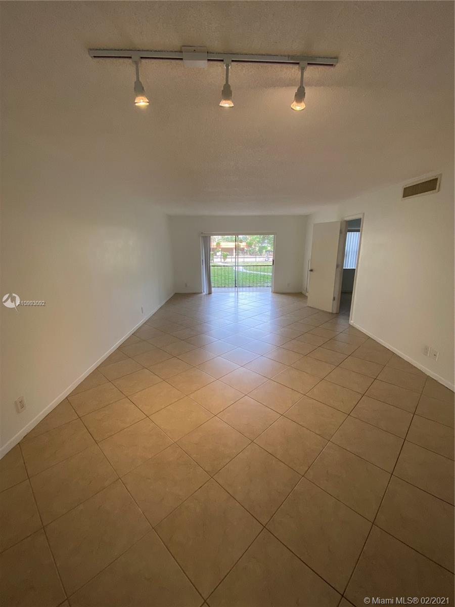 Lauderhill, FL 33319,5961 N Falls Cir Dr #110